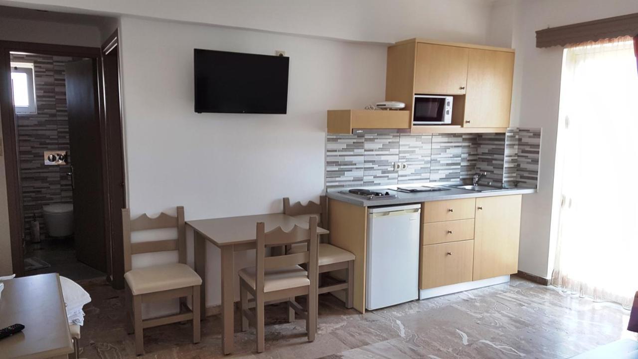 Luis Apartments マスティハリ エクステリア 写真